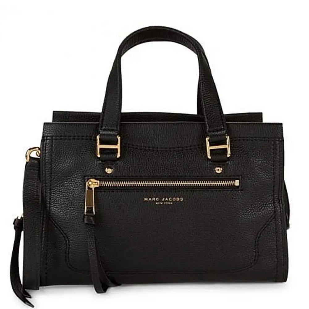 Marc Jacob’s black leather crossbody bag.